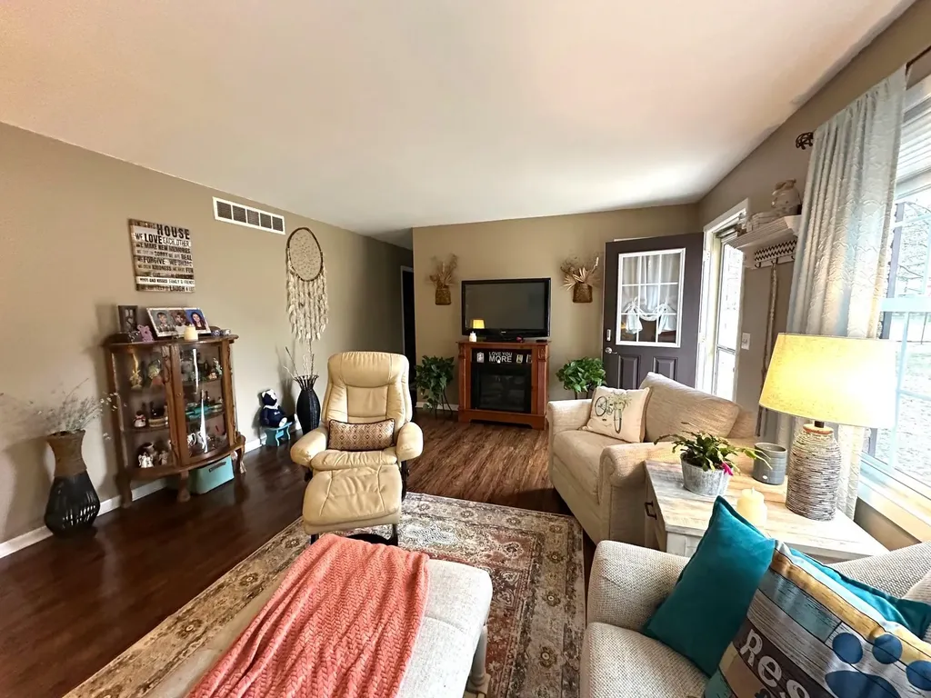 209 West Drive Mt. Pleasant City MI 48858