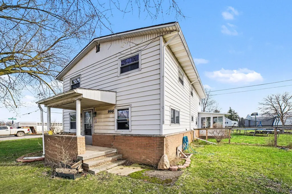 996 E Monroe Road Bethany Township MI 48880