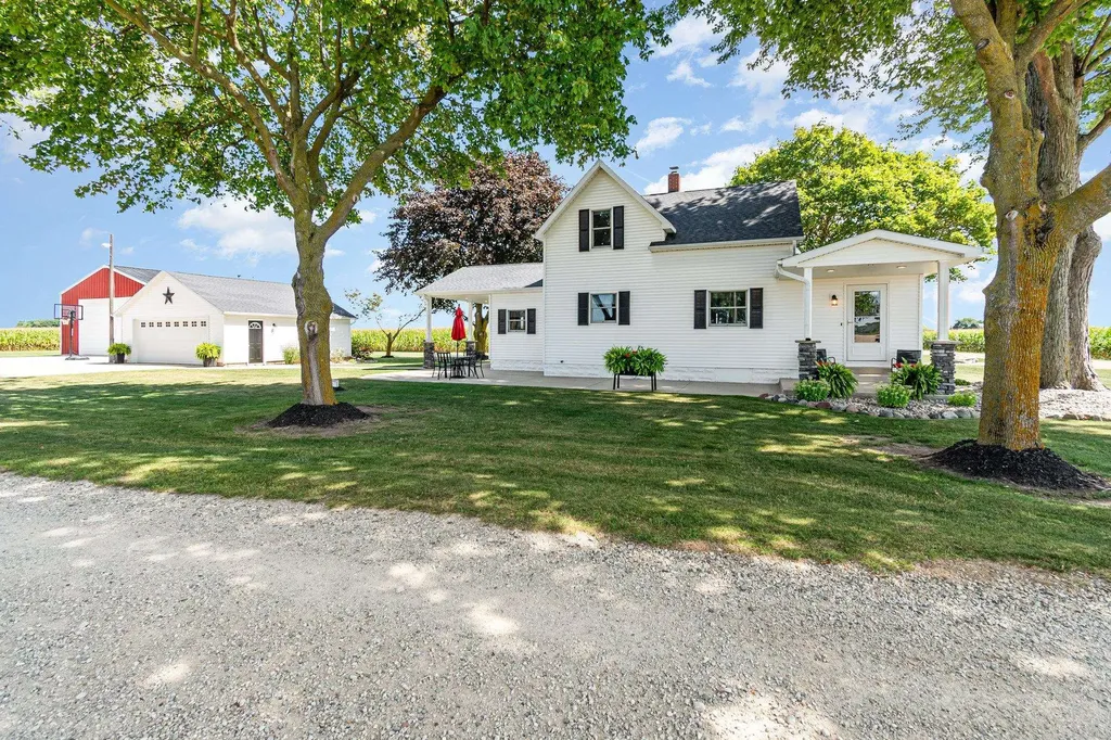 10063 E Walton Road Coe Township MI 48883