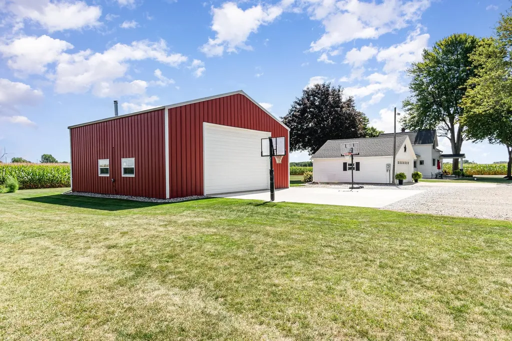 10063 E Walton Road Coe Township MI 48883