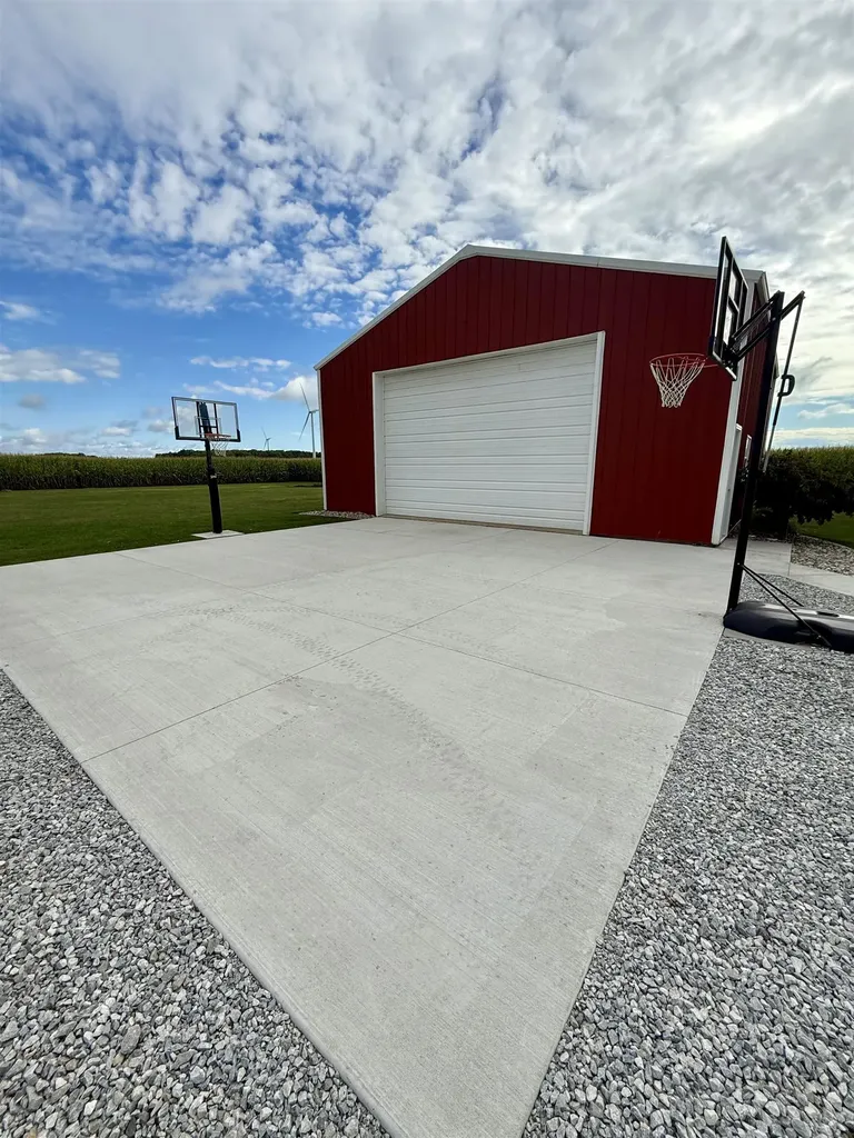 10063 E Walton Road Coe Township MI 48883
