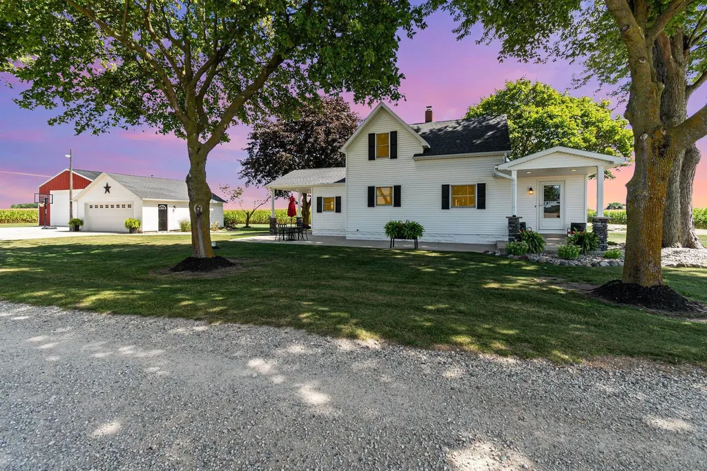 10063 E Walton Road Coe Township MI 48883