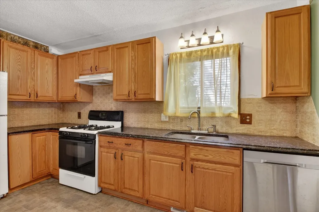 804 Woodworth Avenue Alma City MI 48801