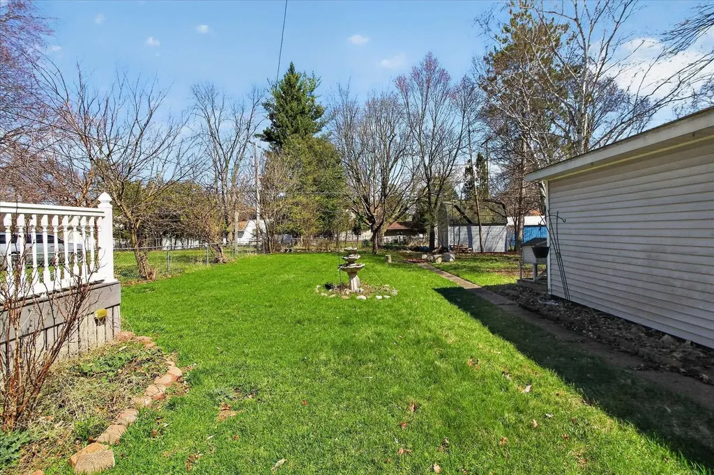804 Woodworth Avenue Alma City MI 48801