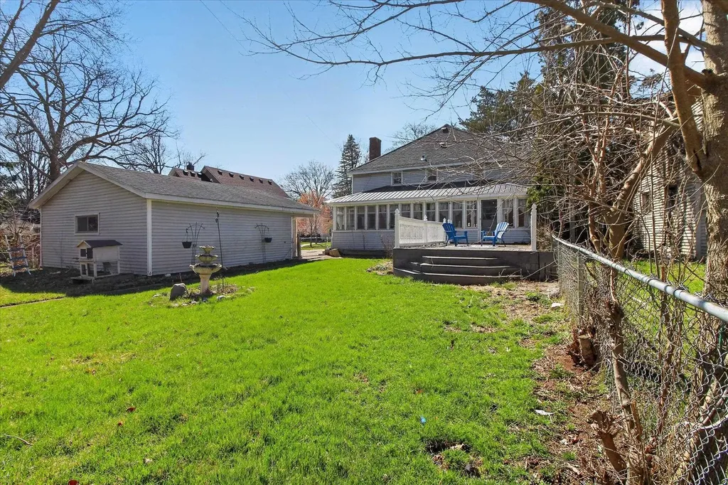 804 Woodworth Avenue Alma City MI 48801