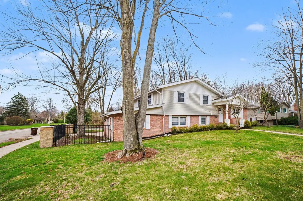 1320 E Lincoln Mt. Pleasant City MI 48858