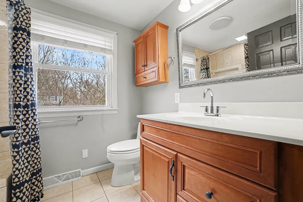 1320 E Lincoln Mt. Pleasant City MI 48858