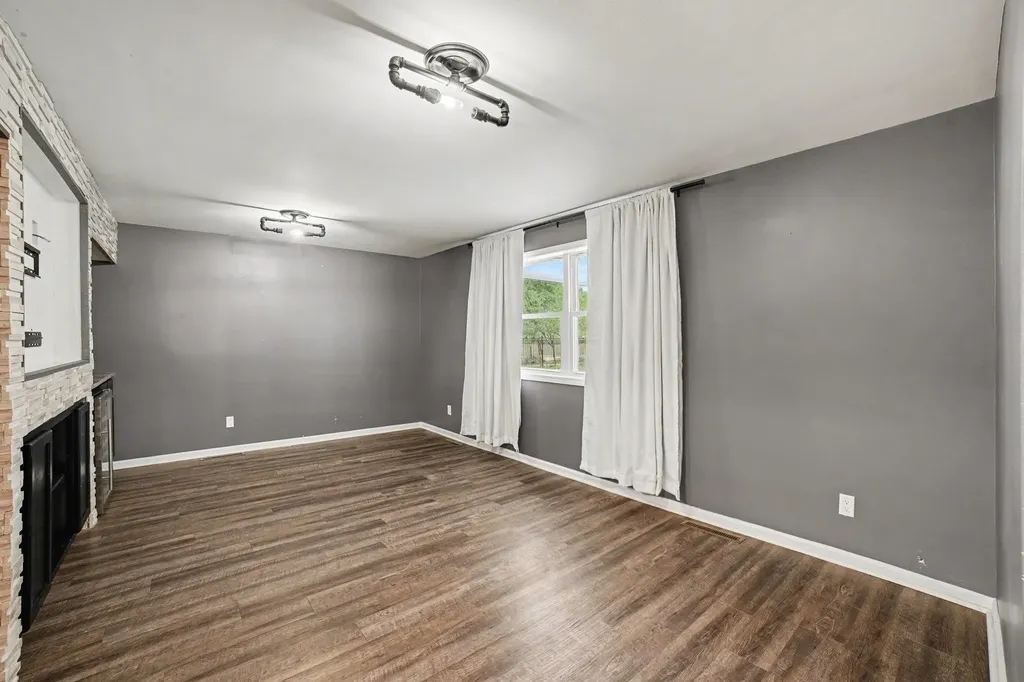 1320 E Lincoln Mt. Pleasant City MI 48858
