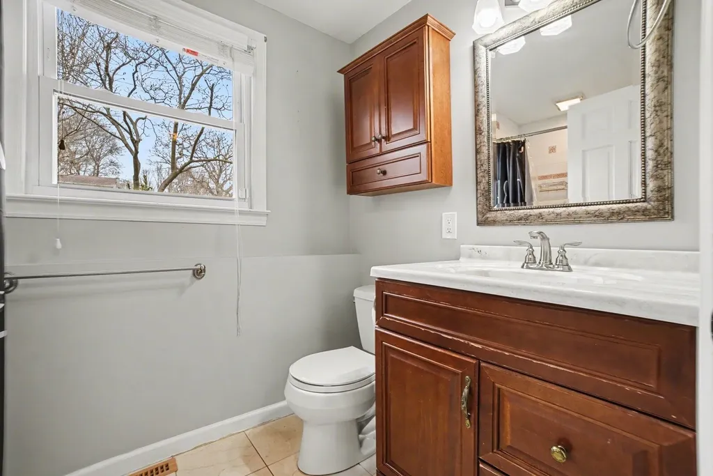 1320 E Lincoln Mt. Pleasant City MI 48858