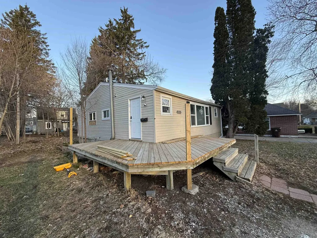 1012 S Lansing Mt. Pleasant City MI 48858