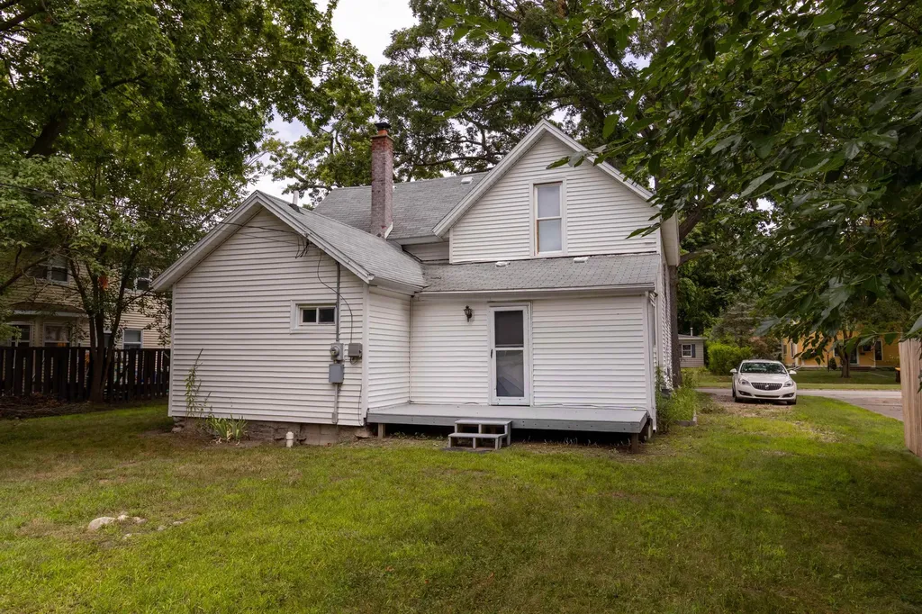 406 S Kinney Mt. Pleasant City MI 48858