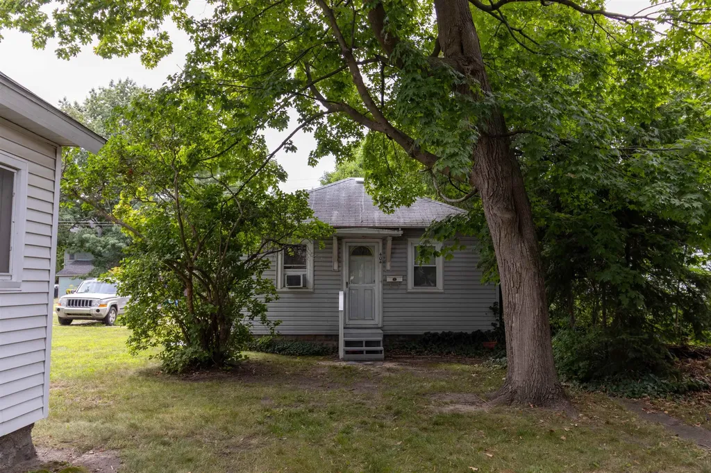 406 S Kinney Mt. Pleasant City MI 48858
