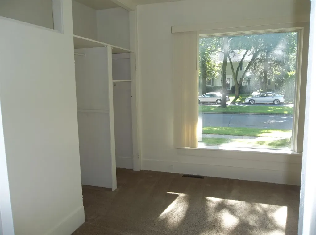 406 S Kinney Mt. Pleasant City MI 48858