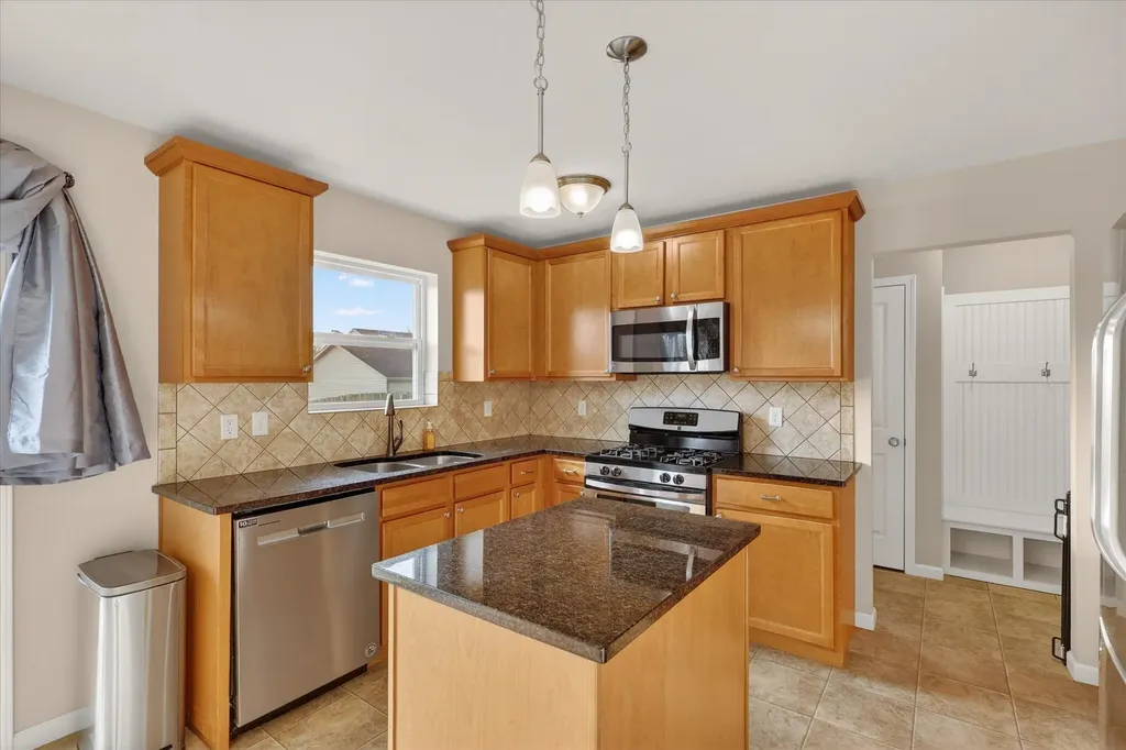 11681 SE Koala Bear Drive Unknown City MI 49302