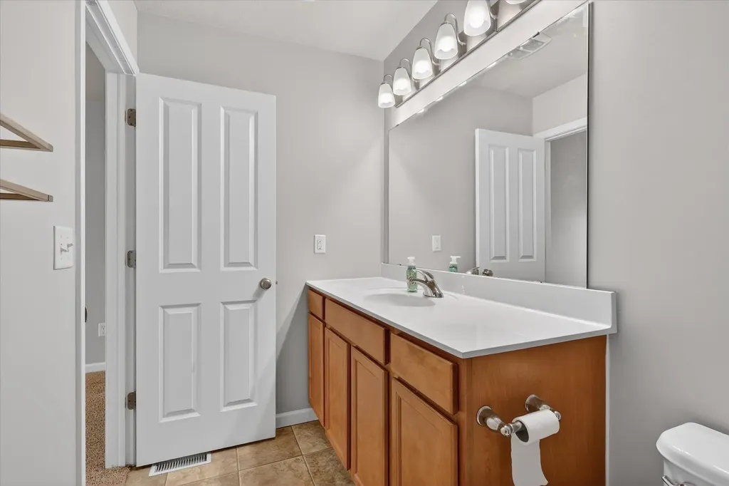 11681 SE Koala Bear Drive Unknown City MI 49302