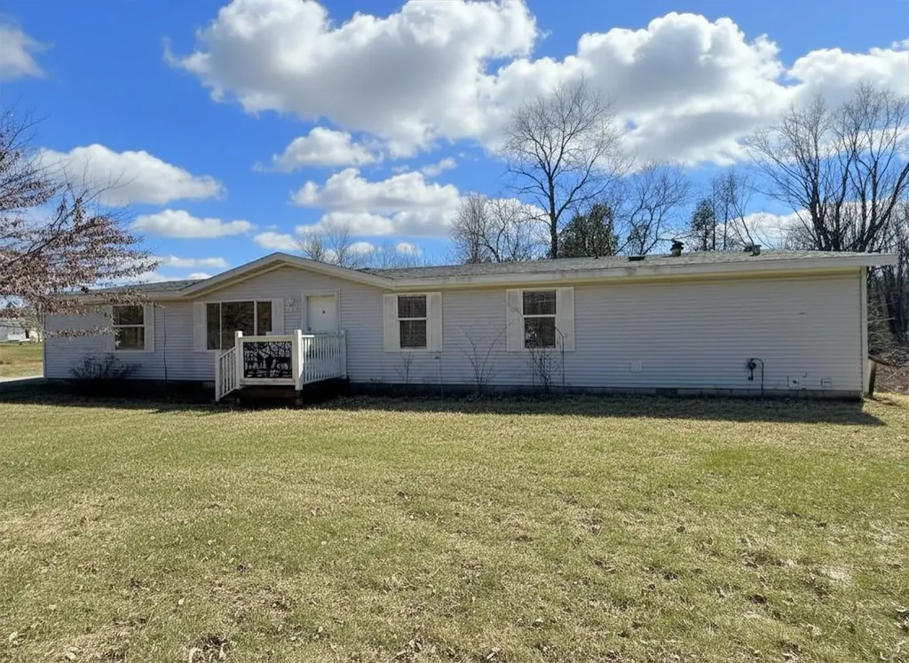 10389 S Grant Avenue Grant Township MI 48617