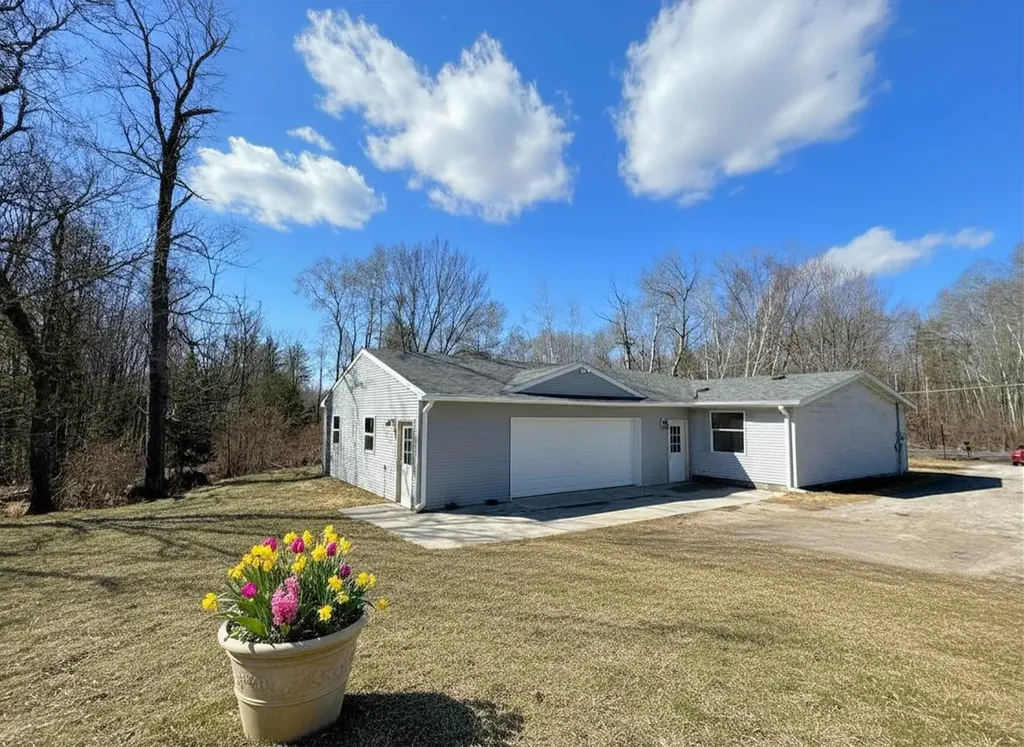 10389 S Grant Avenue Grant Township MI 48617
