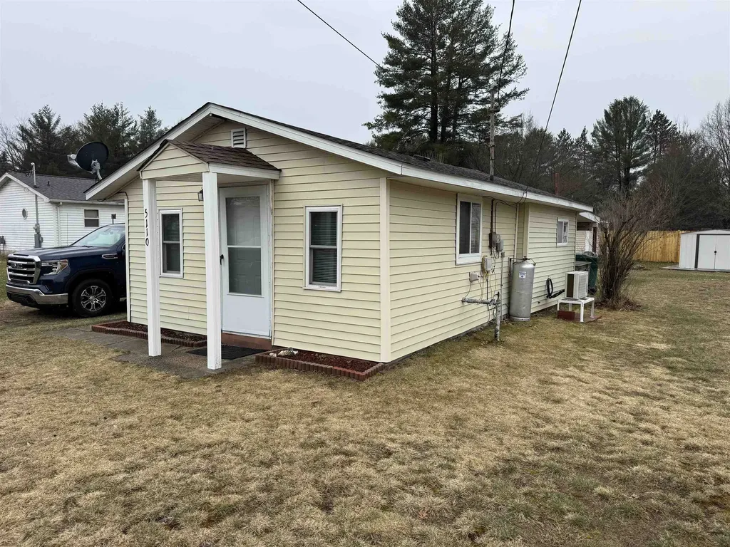 5110 Lucinda Drive Mills Township MI 48756