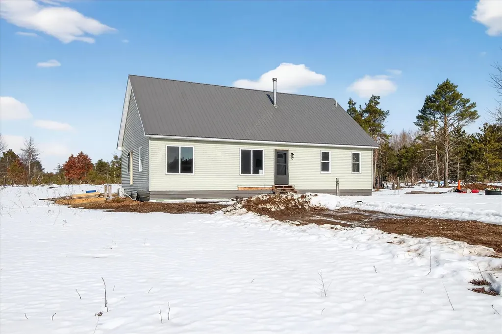 13501 Pioneer Le Roy Township MI 49655