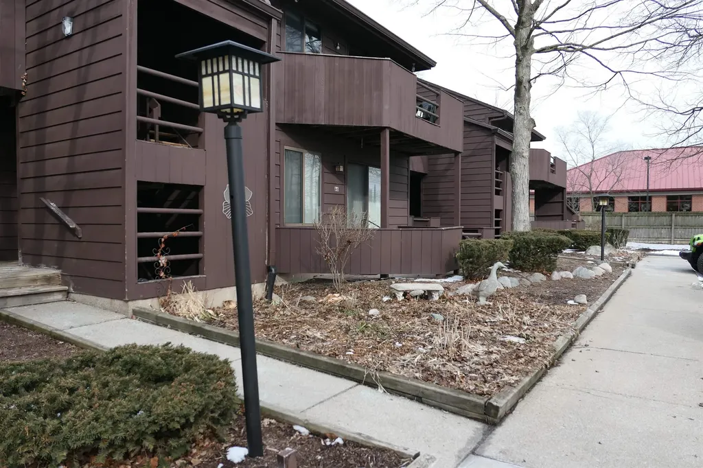 205 E Jolly Road Lansing City MI 48910