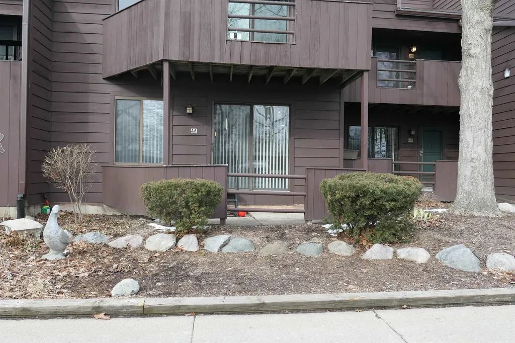 205 E Jolly Road Lansing City MI 48910