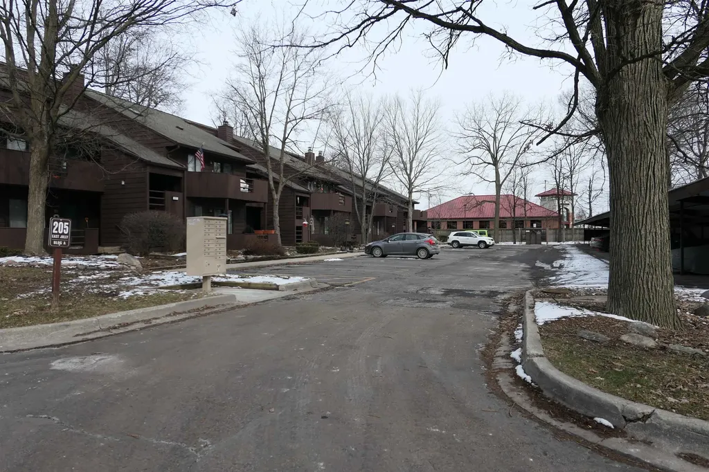 205 E Jolly Road Lansing City MI 48910