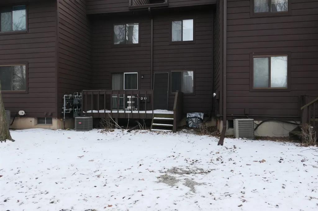205 E Jolly Road Lansing City MI 48910