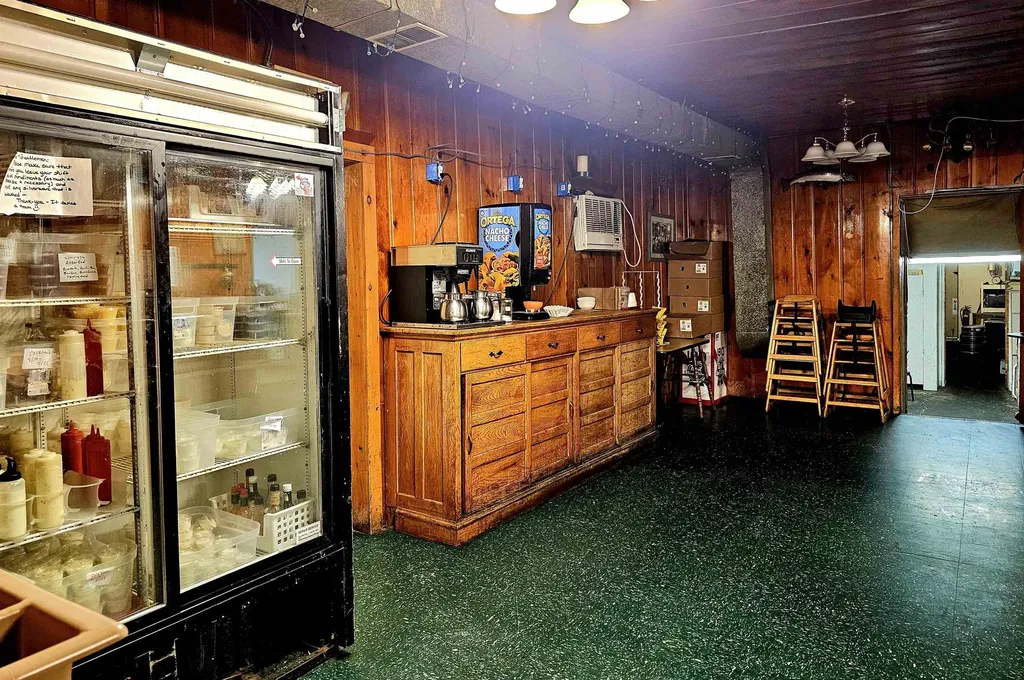 6681 N Lumberjack Road Seville Township MI 48877