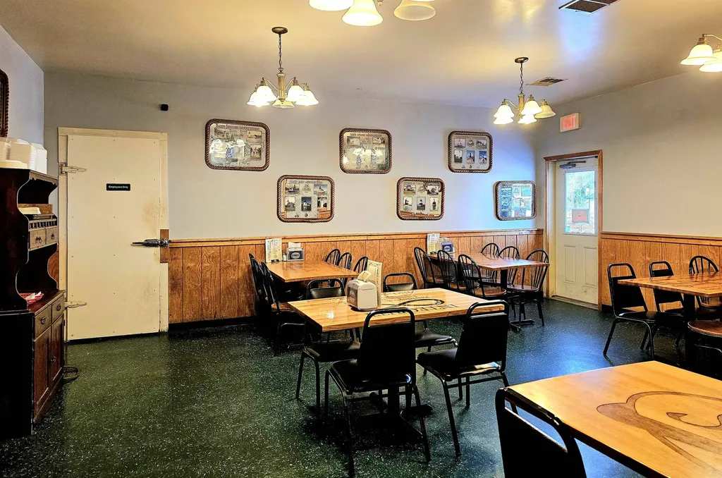 6681 N Lumberjack Road Seville Township MI 48877