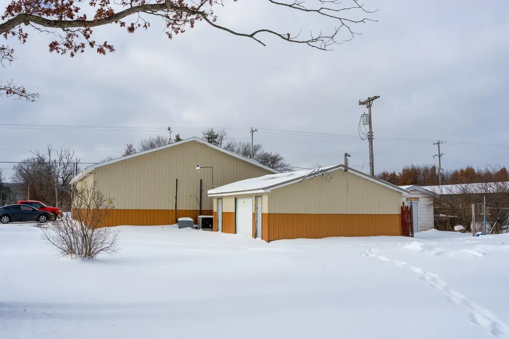 4012 N Clare Avenue Harrison City MI 48625