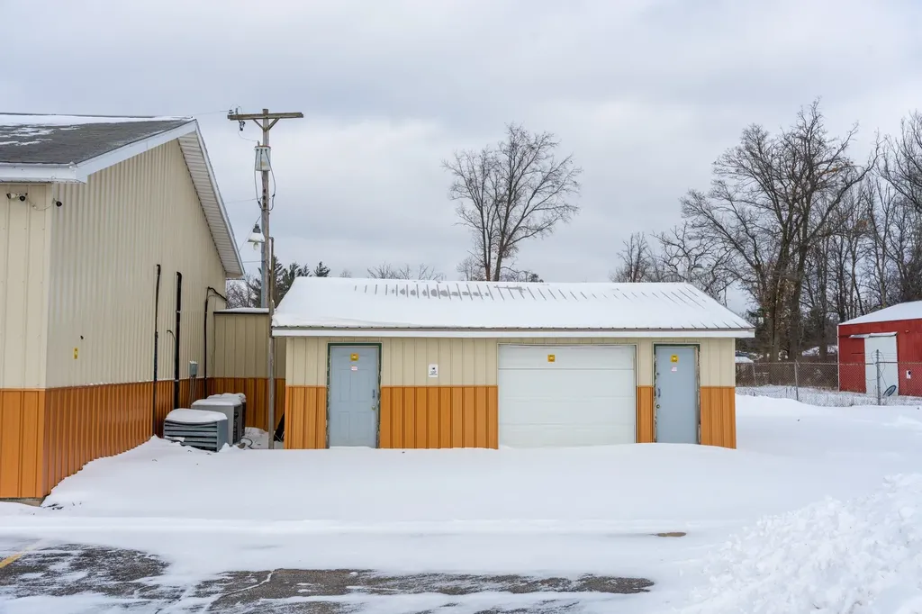 4012 N Clare Avenue Harrison City MI 48625