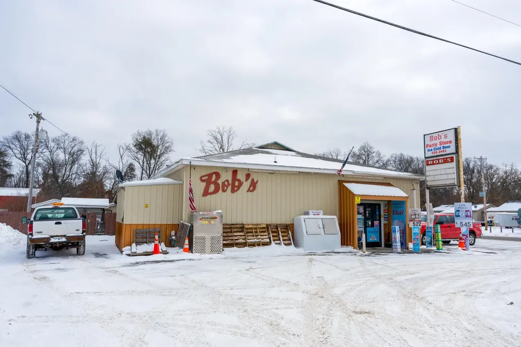 4012 N Clare Avenue Harrison City MI 48625
