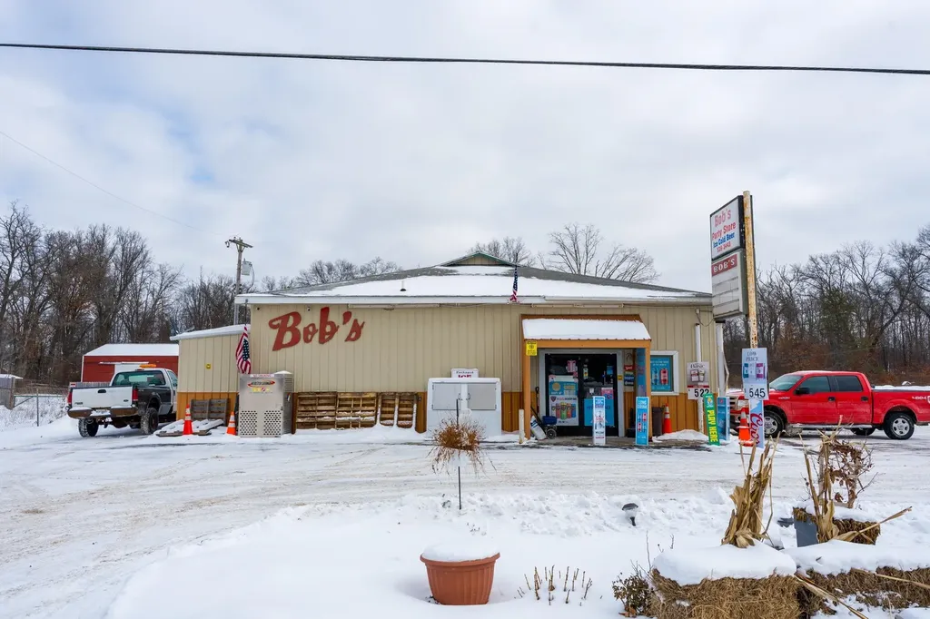 4012 N Clare Avenue Harrison City MI 48625