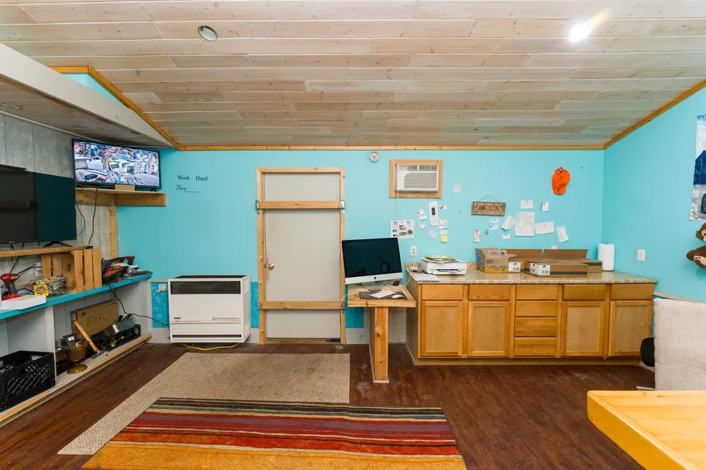 4012 N Clare Avenue Harrison City MI 48625