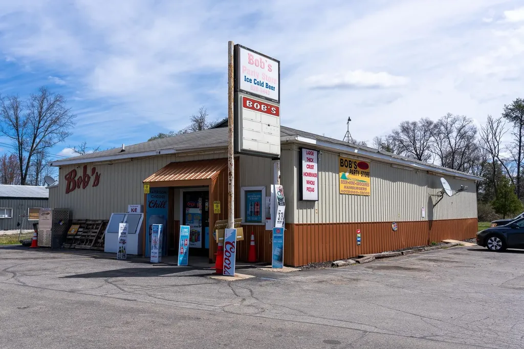 4012 N Clare Avenue Harrison City MI 48625