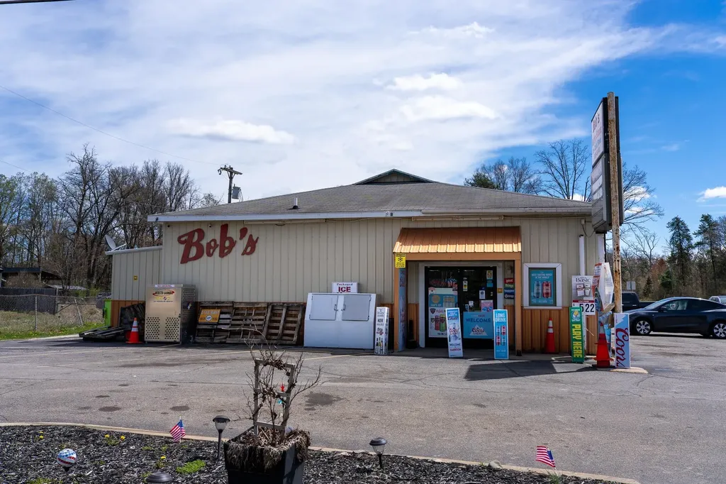 4012 N Clare Avenue Harrison City MI 48625