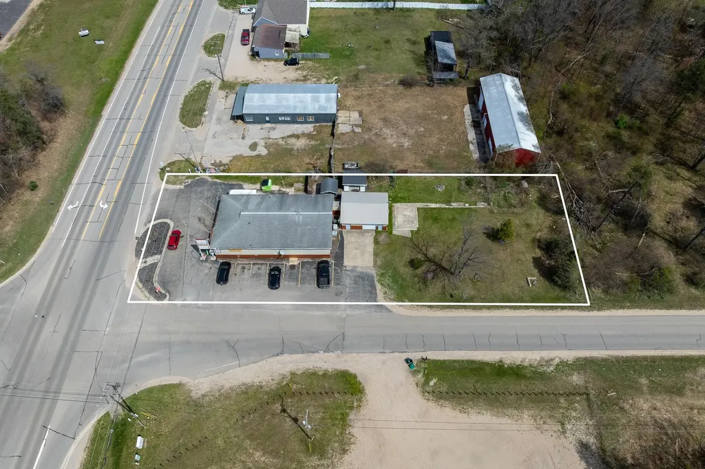 4012 N Clare Avenue Harrison City MI 48625