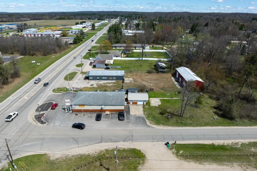4012 N Clare Avenue Harrison City MI 48625