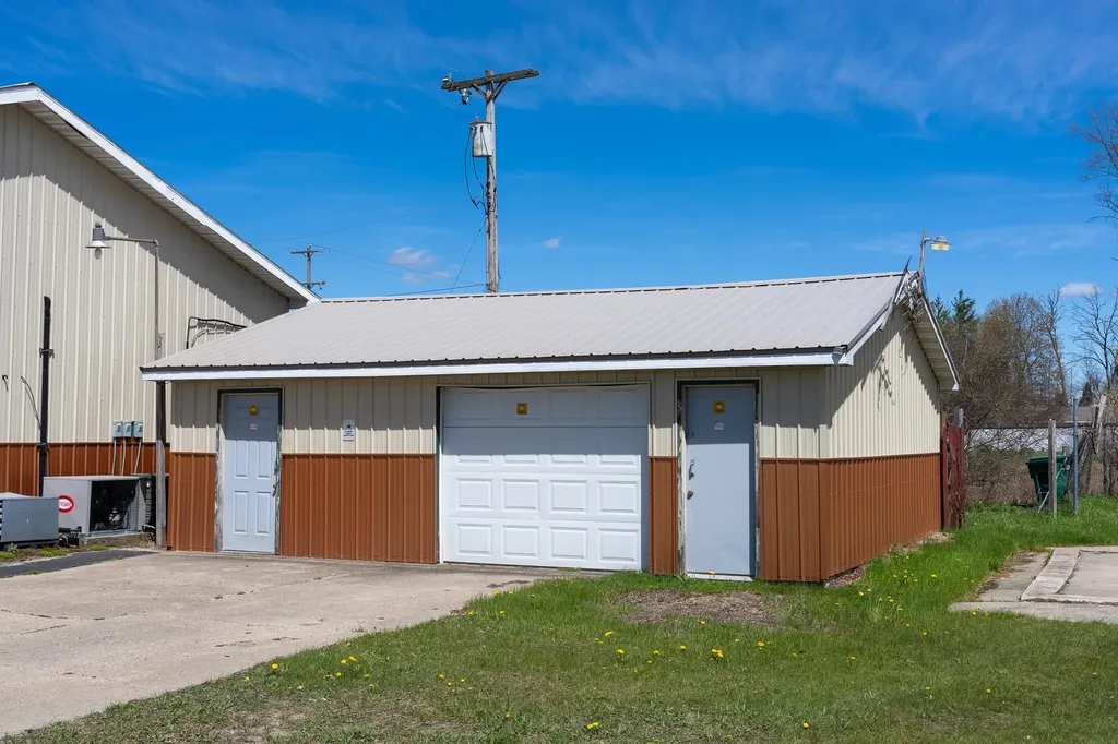 4012 N Clare Avenue Harrison City MI 48625