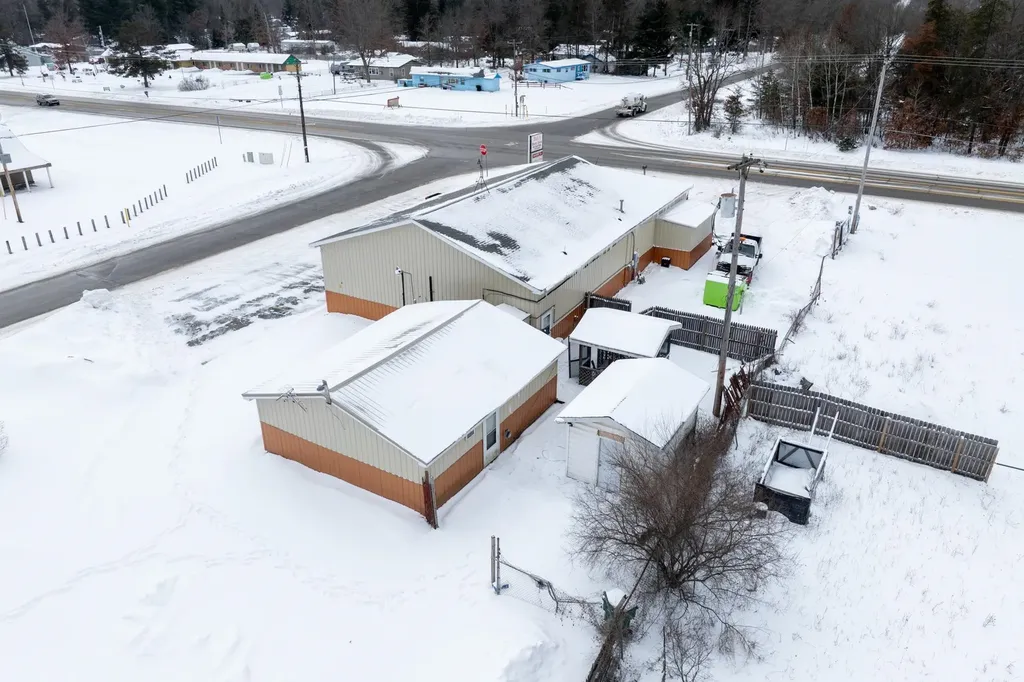 4012 N Clare Avenue Harrison City MI 48625