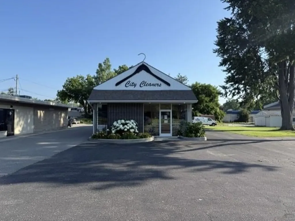 316 W Superior Street Alma City MI 48801