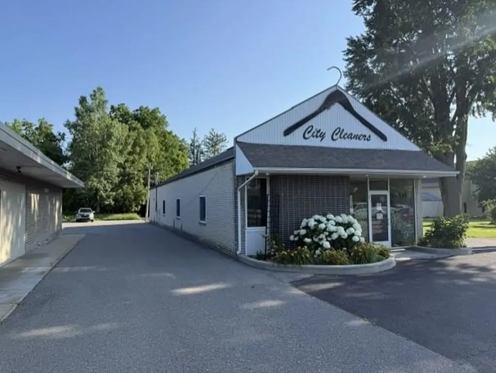 316 W Superior Street Alma City MI 48801