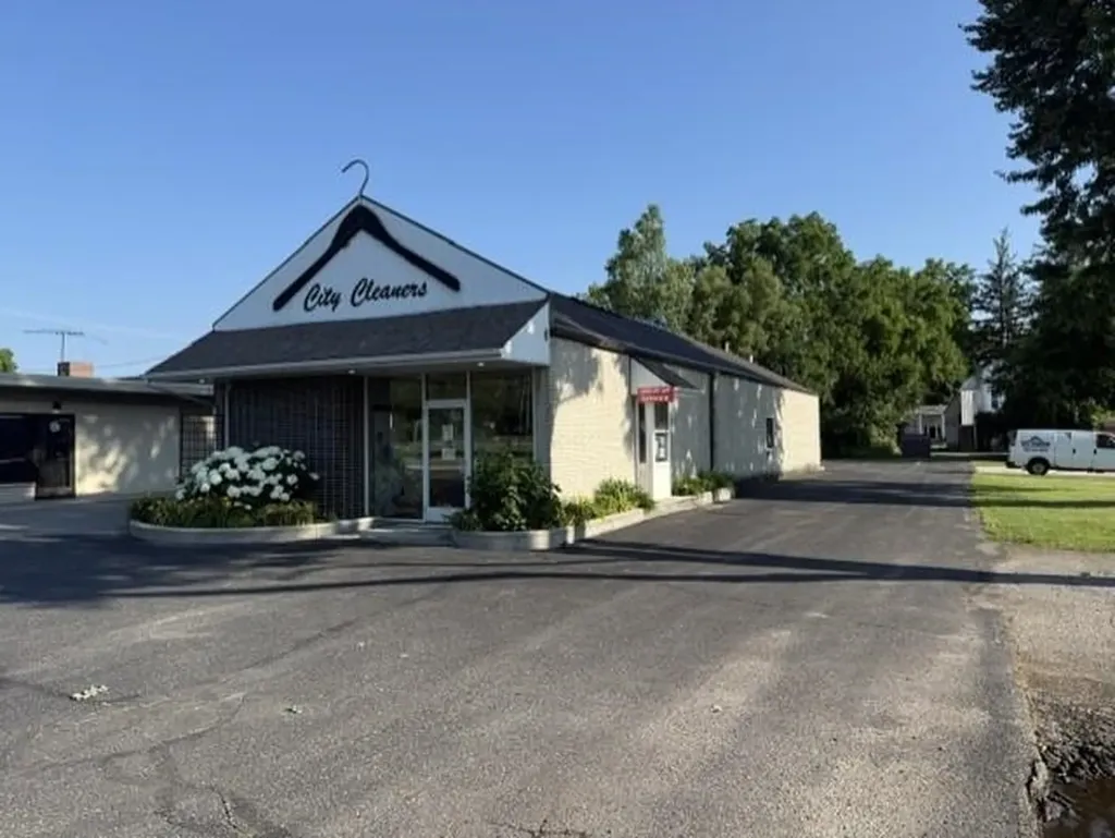 316 W Superior Street Alma City MI 48801