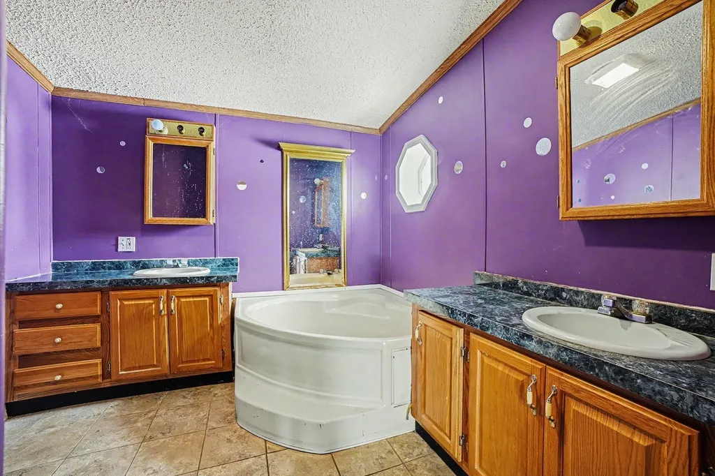 147 E Elm Street Unknown City MI 48831