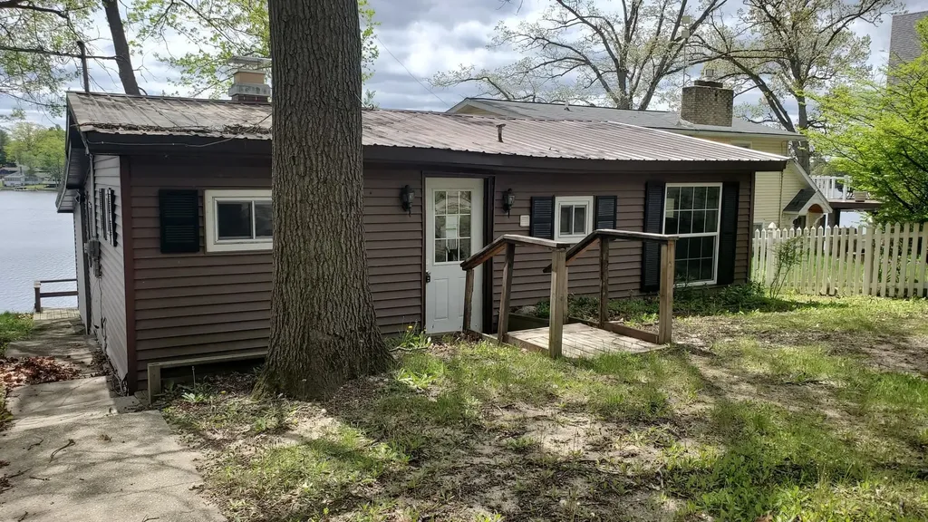1361 N Crooked Lake Drive Garfield Township MI 48632
