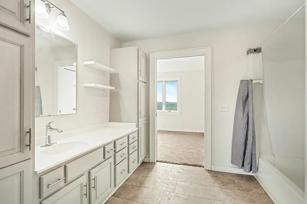 6386 E Washington Hamilton Township MI 48847
