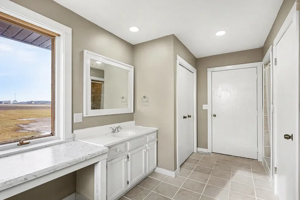 6386 E Washington Hamilton Township MI 48847