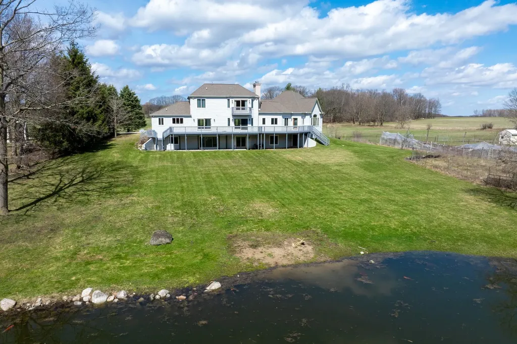 3195 S Rolland Road Broomfield Township MI 49340