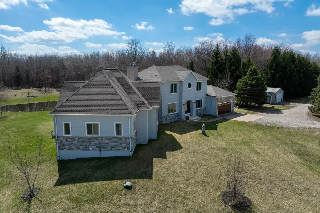 3195 S Rolland Road Broomfield Township MI 49340
