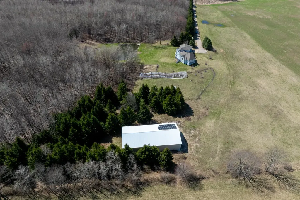 3195 S Rolland Road Broomfield Township MI 49340